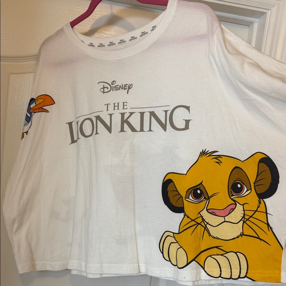 Disney Tops - Disney The Lion King crop top